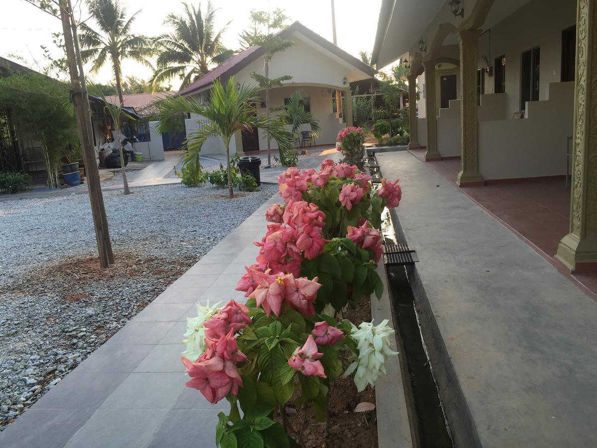 Dhania Cenang Beach Motel Pantai Cenang  Εξωτερικό φωτογραφία